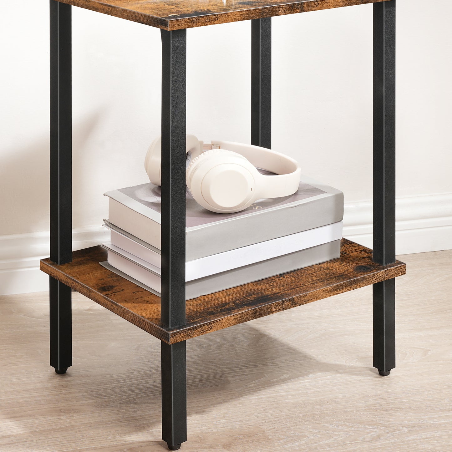 MAHANCRIS End Table with Charging Station